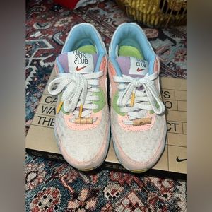 Nike sun club tennis shoes size 5.5